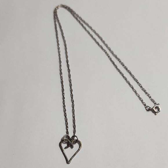 Elegant Silver Heart Necklace On 925 Chain - Picture 1 of 3